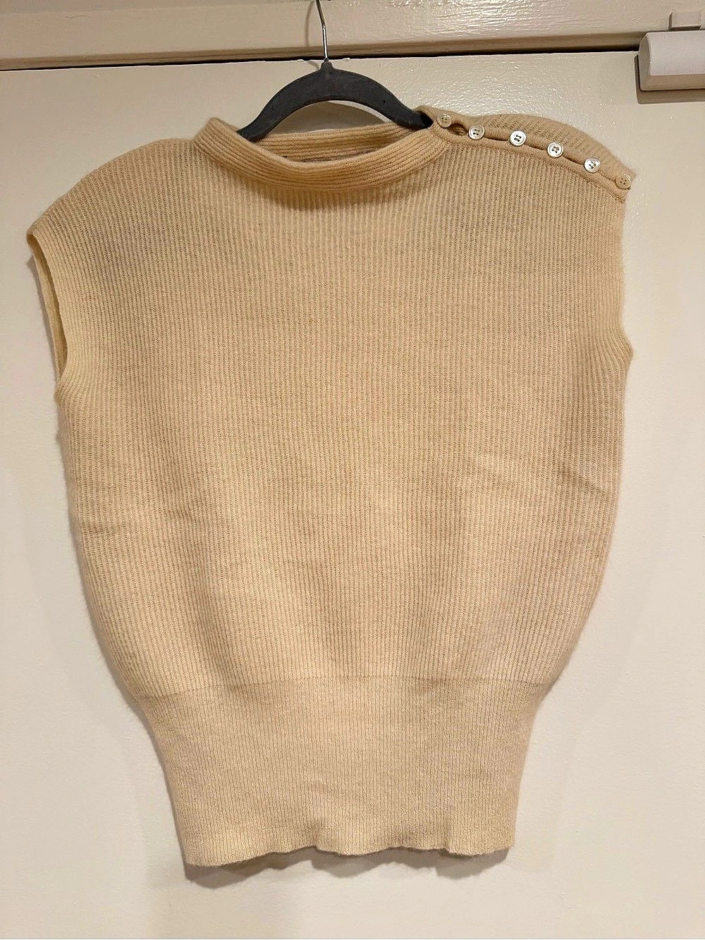 Vintage Liz Claiborne Lambs Wool Angora Rabbit Sleeveless Sweater - Picture 2 of 4